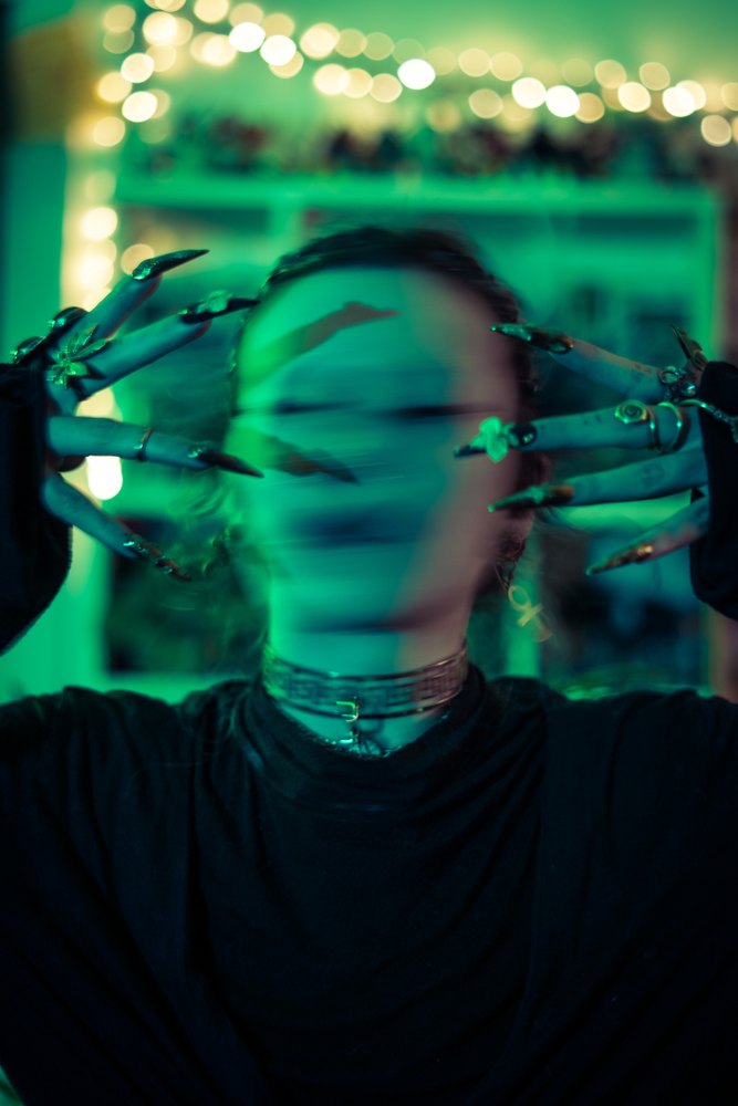 The green neon demon - 6