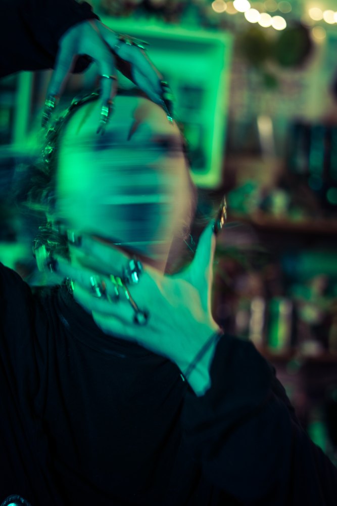 The green neon demon - 8